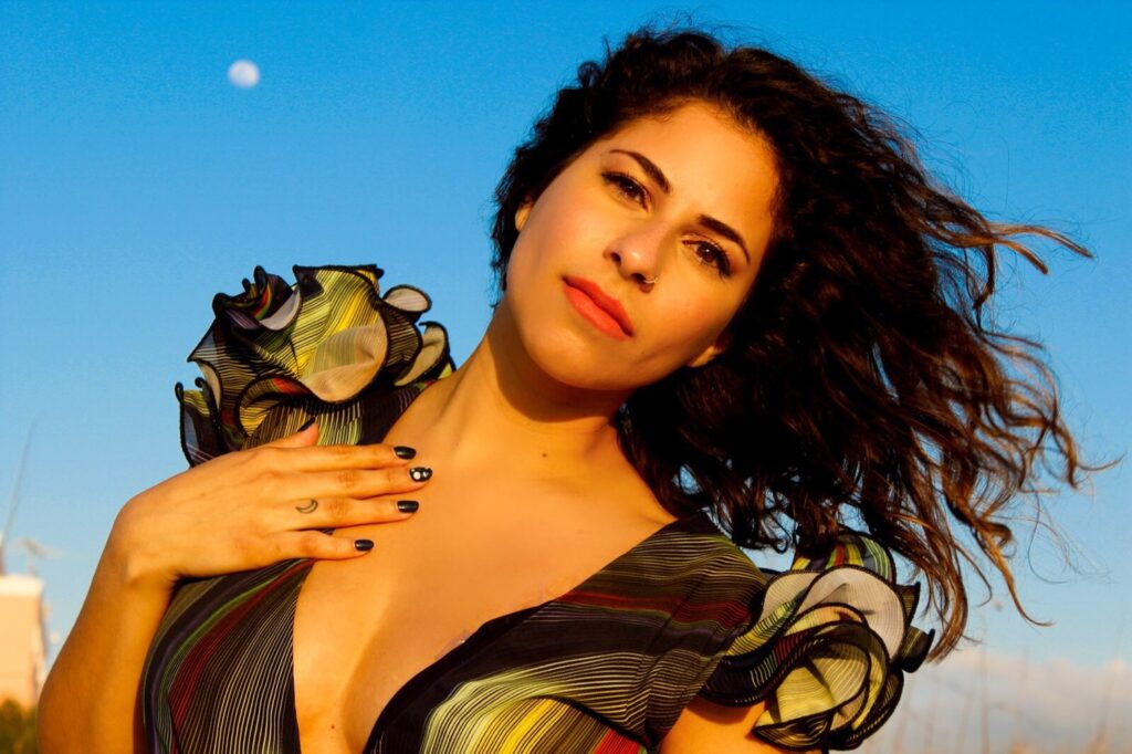 Yvette Rovira artist thumbnail