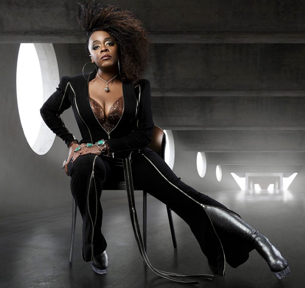 Sandra St. Victor artist thumbnail